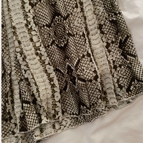 Snake Print Modern Boho Chic Party Casual Classy Hip Serpent Pleated Midi Skirt - Picture 3 of 3
